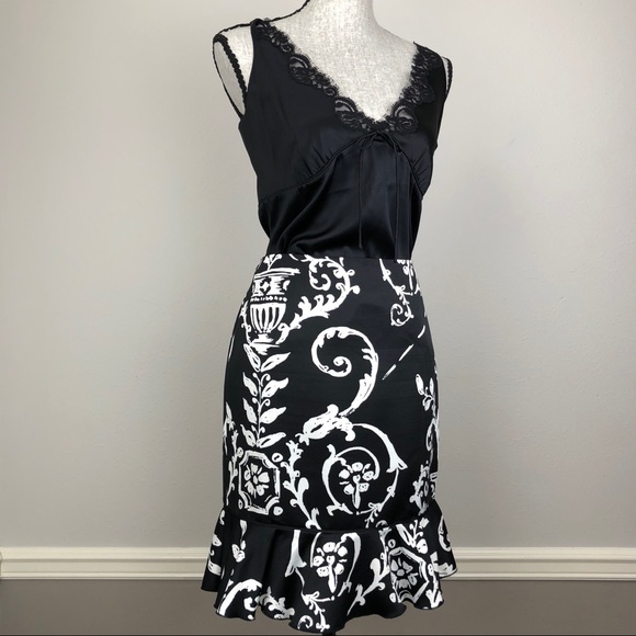 White House Black Market Skirt 4 EUC - Picture 8 of 14